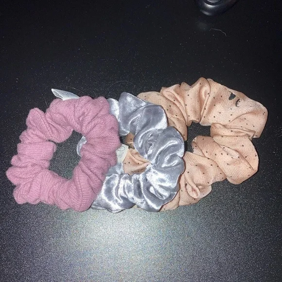 Dew Edit Scrunchies Dew Edit | Hi my scrunchie gang - Kaitlyn here coming at you  main image 4